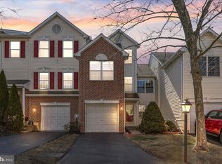 22 Hunt Club Dr, Collegeville, PA 19426