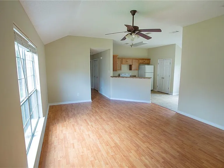2159 Seasons Ct — Photo 3