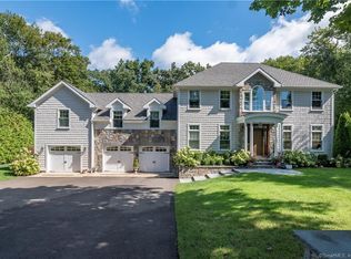 11 Fern Ct, Branford, CT 06405