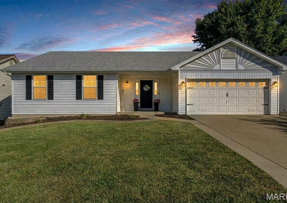 1st image of 415 Lantana Ln