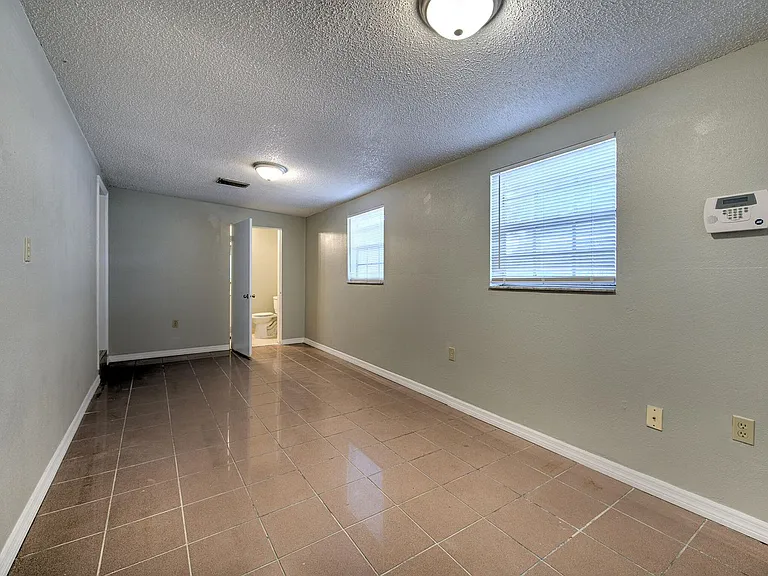 3514 Sarah St — Photo 20
