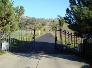 8450 Leavesley Rd, Gilroy, CA 95020