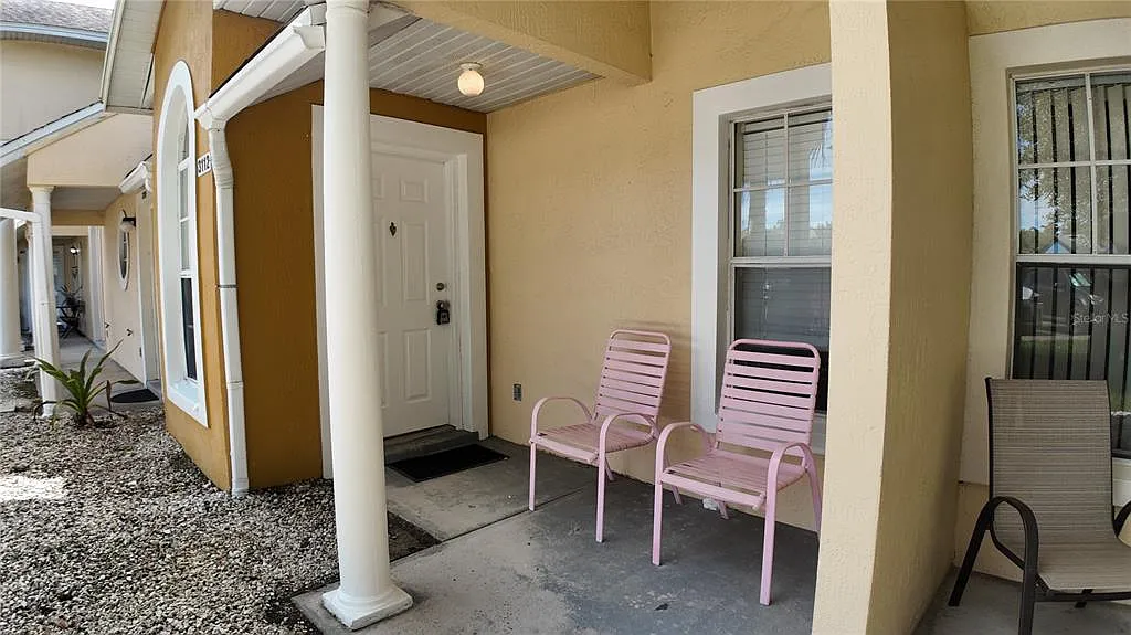 2 bed, 2.0 bath, 854 sqft, $1,650 — Photo 2