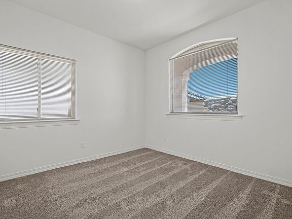 5th image of 245 Huntstanton St