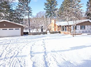 210 Kings Dr W, Niles, MI 49120