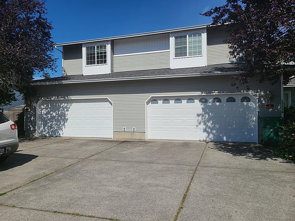 the duplex on the left is the one for rent.