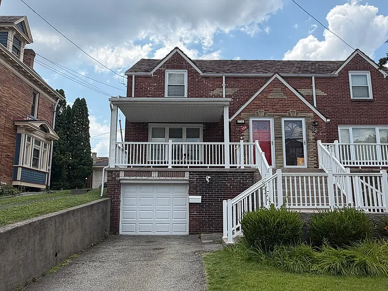 526 Bellaire Ave — Photo 1