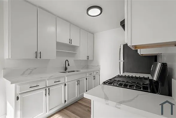 3933 Nicolet Ave #12 — Photo 6