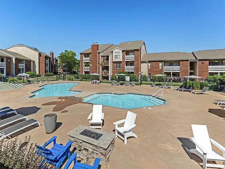 Silverwood Apartments — Photo 48