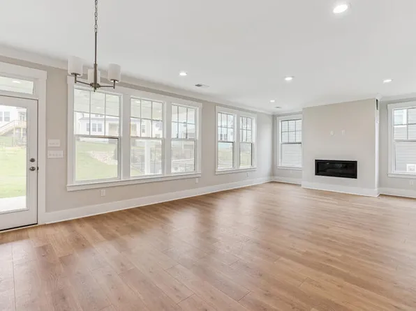 729 Breakers Reef Ln, Huger, SC 29450