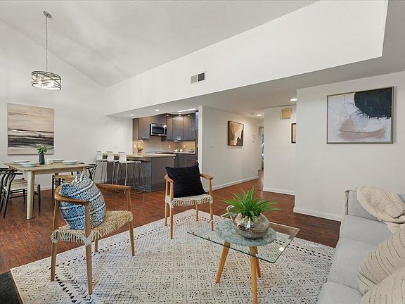 5th image of 43 Montsalas Dr