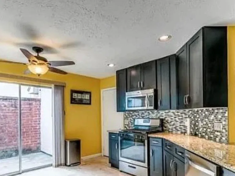 2025 Sandy Knoll Dr — Photo 2