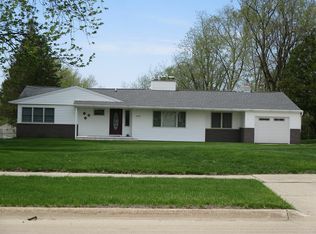 4536 Hoff Rd, Waterloo, IA 50701