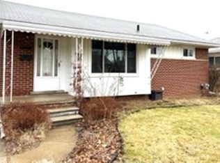 29220 Rosemont St, Roseville, MI 48066