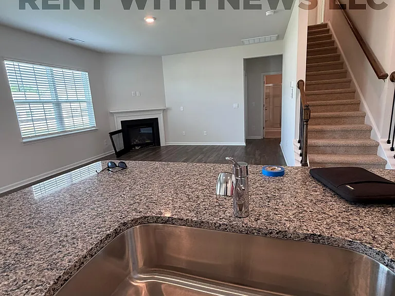 105 Brookberry Ct — Photo 8