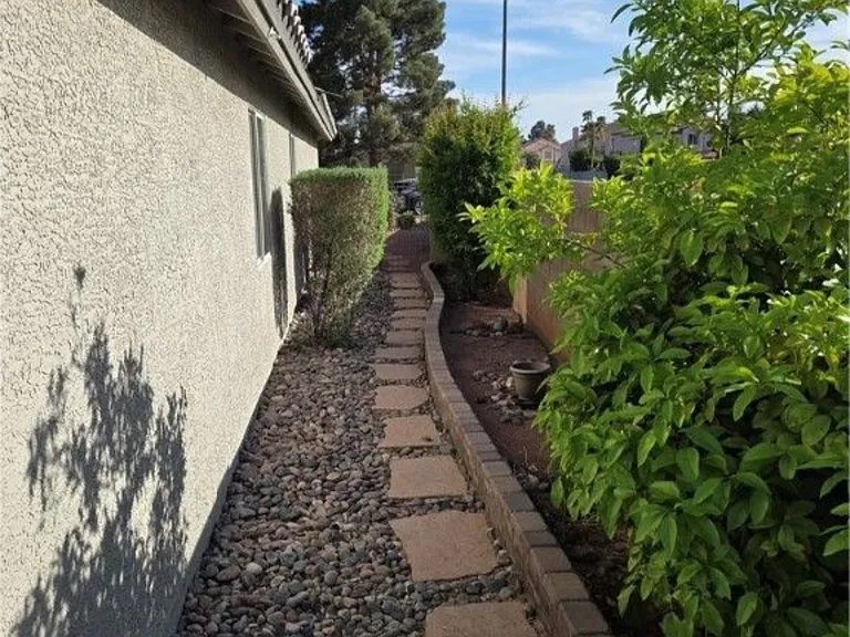 7136 Overhill Ave — Photo 18