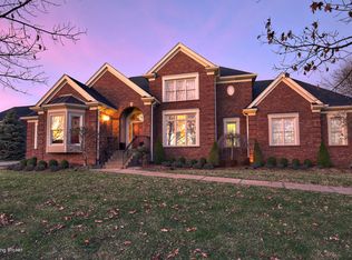 305 Mockingbird Gardens Dr, Louisville, KY 40207