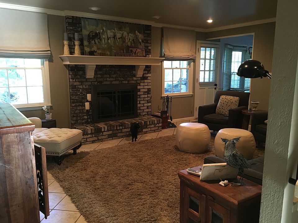 2nd image of 153 Caliente Dr