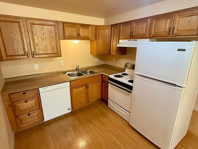 2124 Arthur St #19 — Photo 1