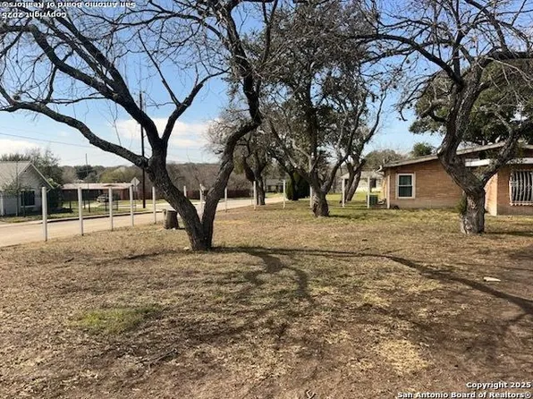 402 EARLY TRAIL DR, San Antonio, TX 78228