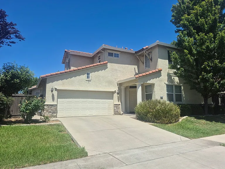 5343 Dunlay Dr — Photo 1