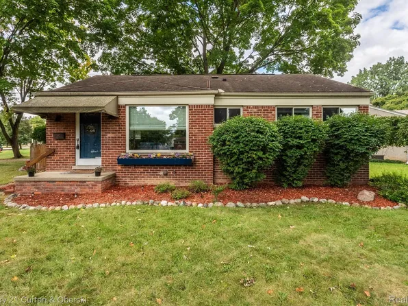 31528 Marblehead Rd, Farmington, MI 48336