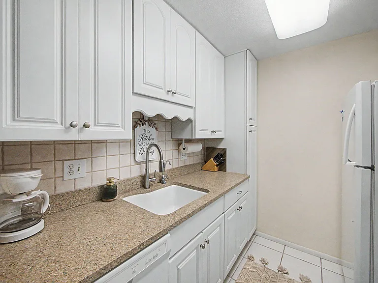 111 Doolen Ct #104 — Photo 7