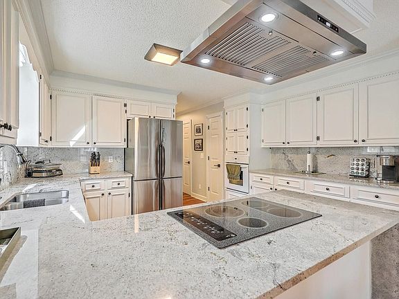2nd image of 106 Santee Cooper Anx