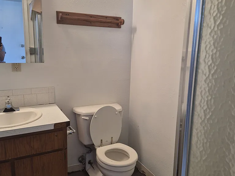 1200 S Coffman St — Photo 5
