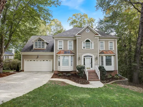 314 Highlands Bluffs Dr, Cary, NC 27518