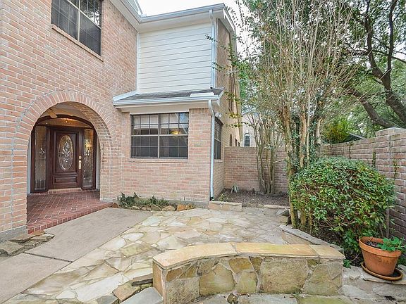 4th image of 8105 Oakwood Pl
