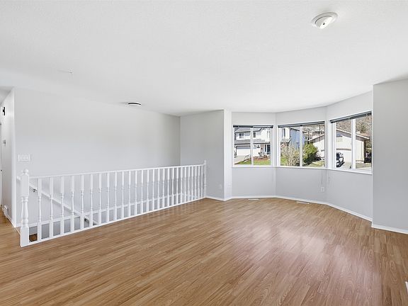4th image of 983 Bebek Rd