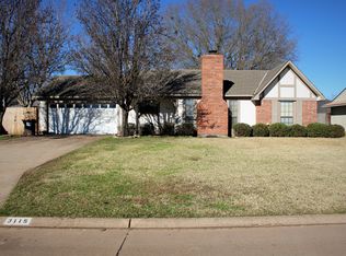 3115 Le Oaks Dr, Bossier City, LA 71111