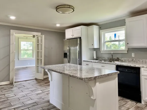 72 Dunn Leoma Rd, Leoma, TN 38468