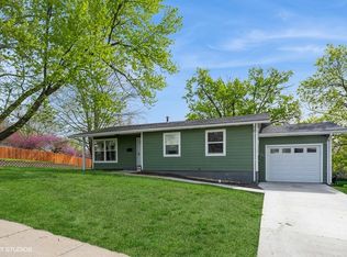 1120 Hazel St, Pella, IA 50219