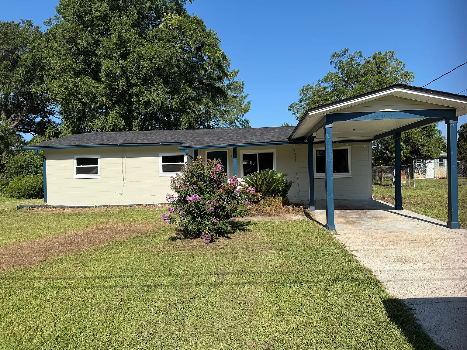Freshly Renovated Home Near Famu & Fsu 3180 Notre Dame St, Tallahassee — Photo 1