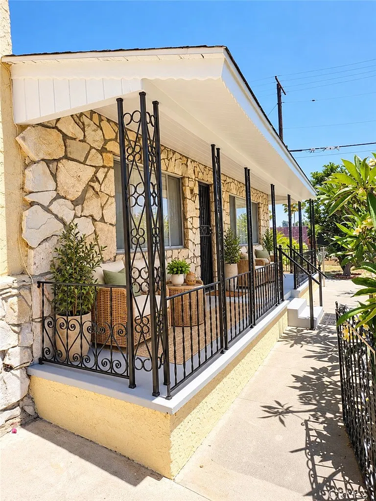 2 bed, 1000 sqft, $2,995 — Photo 4