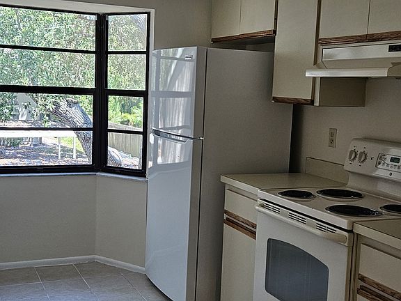 4th image of 5669 Summer Side Ln