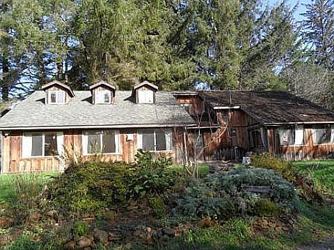 2nd image of 871 Elk Valley Rd