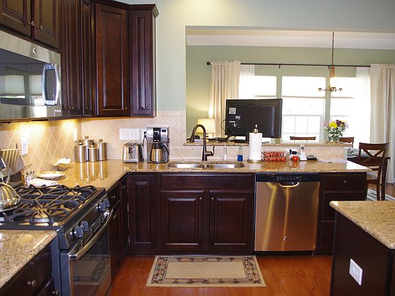 4th image of 220 Weavers Glenn Pl