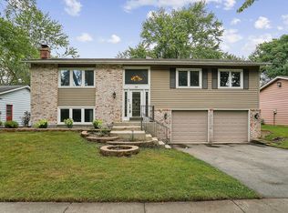 553 Concord Ln, Bolingbrook, IL 60440