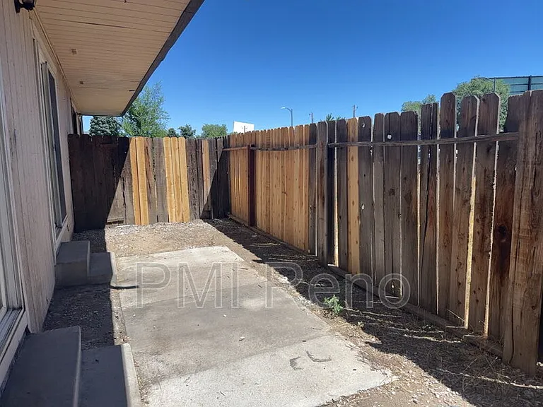 690 Field St #4 — Photo 12