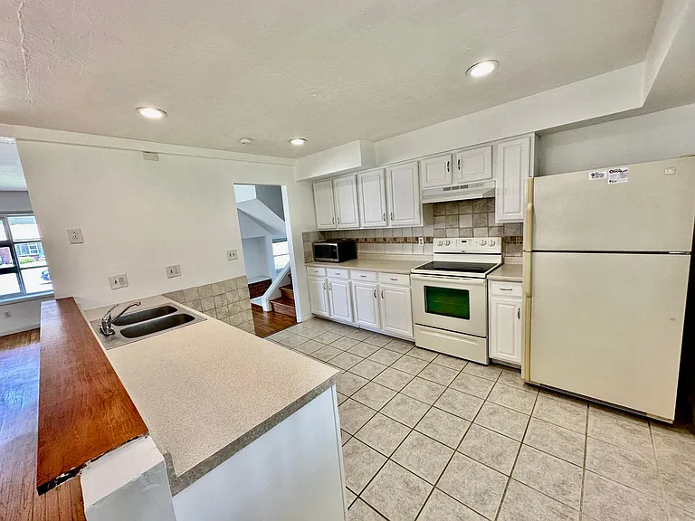 1942 Crooked Oak Dr — Photo 17