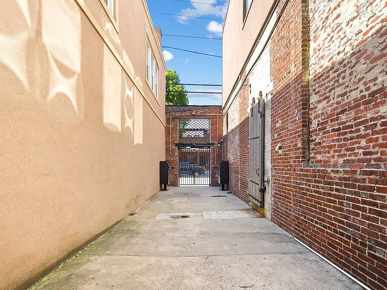 3421 Richmond St #202 — Photo 4