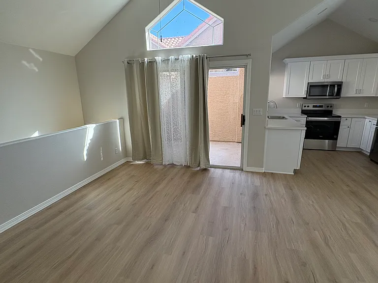 1633 E Lakeside Dr #136 — Photo 7