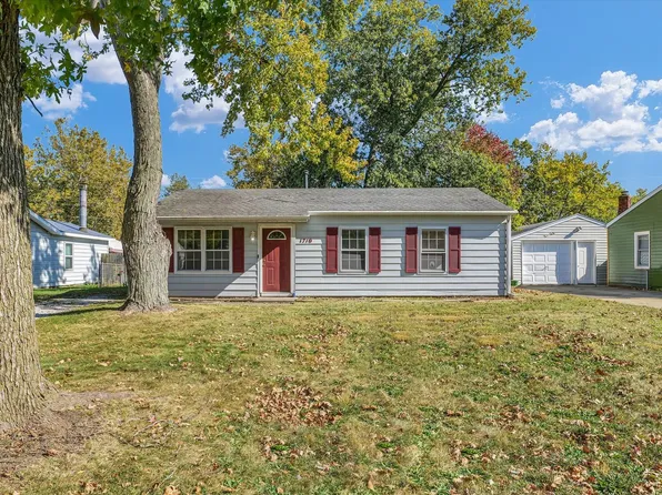 1710 Parkside Ter, Champaign, IL 61821