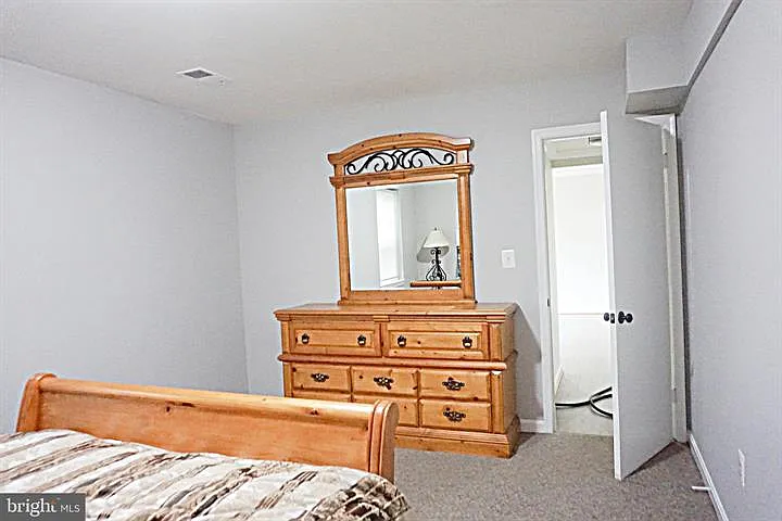 Surreywood Ln, Bethesda — Photo 4