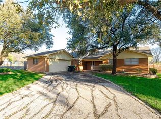 712 Del Dr, Denton, TX 76207