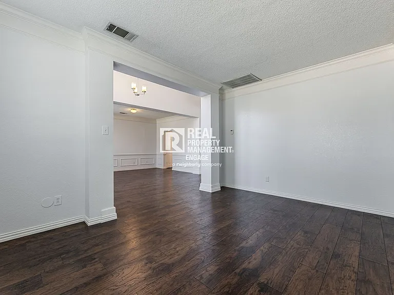 8817 Pocono Dr — Photo 7