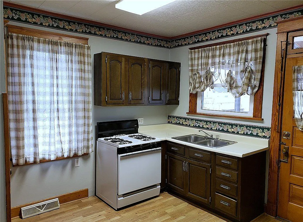 3 bed, 1748 sqft, $800 — Photo 3